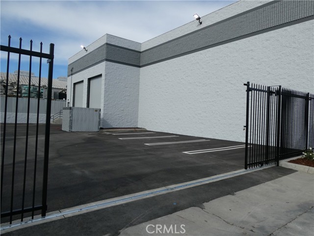 913 Ruberta Avenue, Glendale, California 91201, ,Commercial Lease,For Rent,913 Ruberta Avenue,CRGD23211279