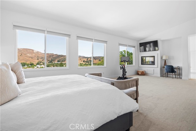 3966 Leighton Point Rd., Calabasas CA: https://media.crmls.org/medias/dfae552a-0ae3-4c1d-99d5-65464d9ee8f3.jpg