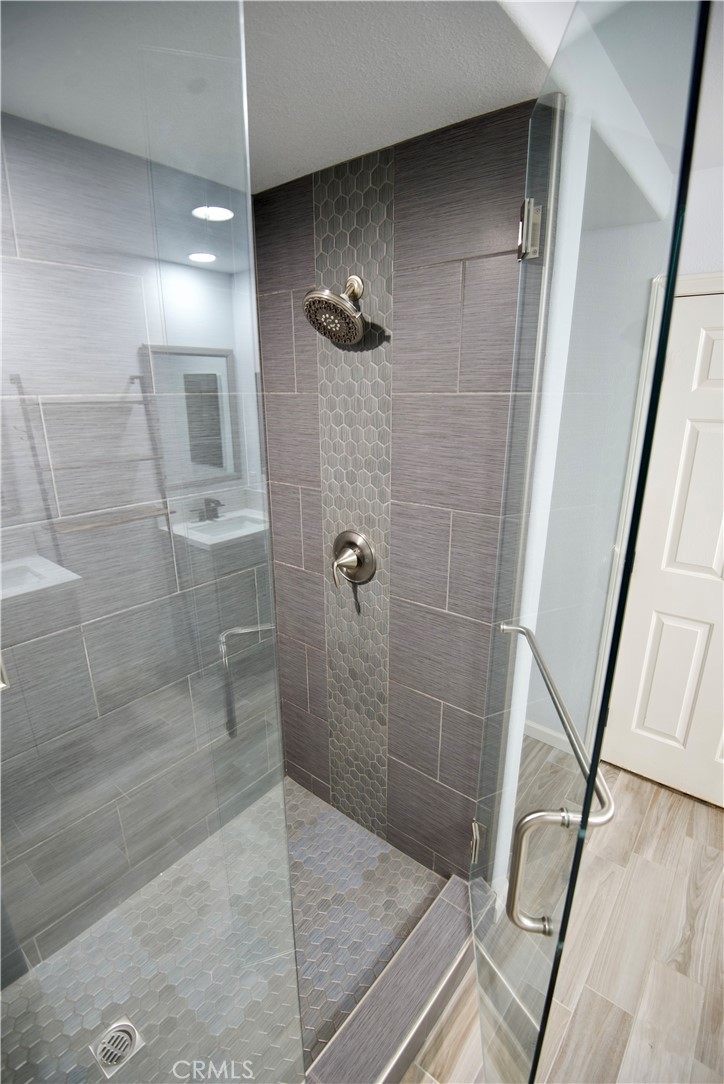 https://media.crmls.org/medias/dfaf7951-a67b-4d91-8f03-3a5dad6f4fca.jpg?preset=X-Large