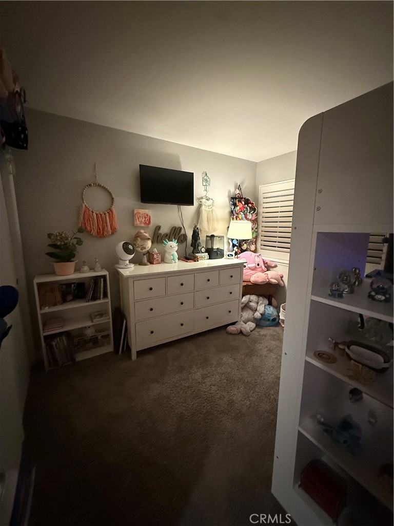 https://media.crmls.org/medias/dfafb73d-f273-4af3-bcb9-8a216c06fe62.jpg?preset=X-Large