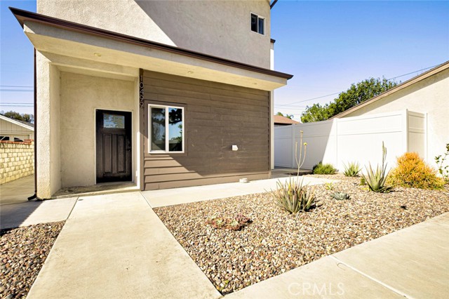 Detail Gallery Image 3 of 37 For 10499 Yolanda, Porter Ranch,  CA 91326 - 3 Beds | 3 Baths