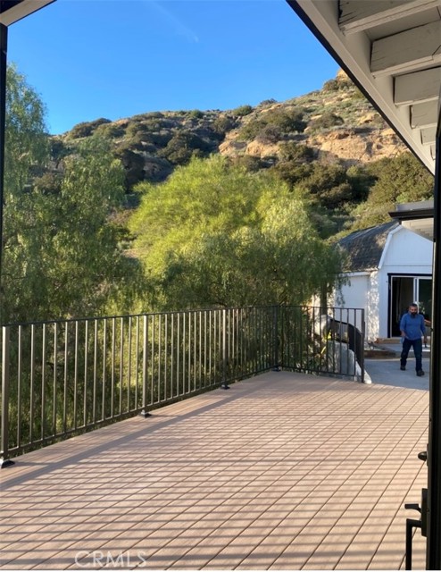 Detail Gallery Image 2 of 6 For 9552 Ventura Way, Chatsworth,  CA 91311 - 2 Beds | 2 Baths