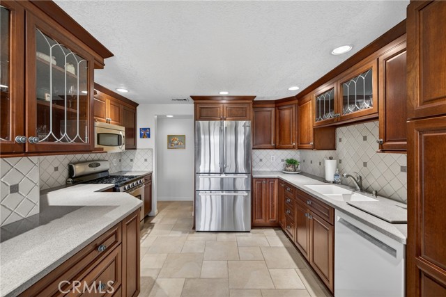 Detail Gallery Image 17 of 51 For 832 Trinity, Claremont,  CA 91711 - 3 Beds | 3 Baths