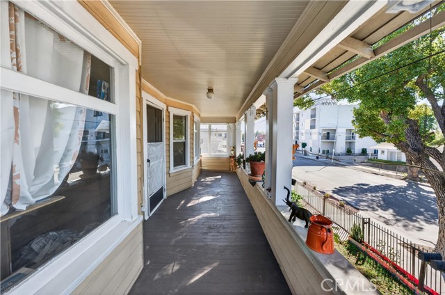 Detail Gallery Image 5 of 25 For 323 W 60th, Los Angeles,  CA 90003 - – Beds | – Baths