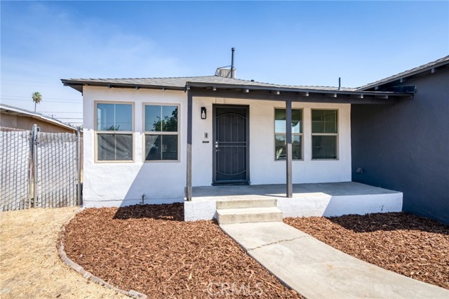 Detail Gallery Image 5 of 20 For 2461 S Poppy Ave, Fresno,  CA 93706 - 2 Beds | 1 Baths