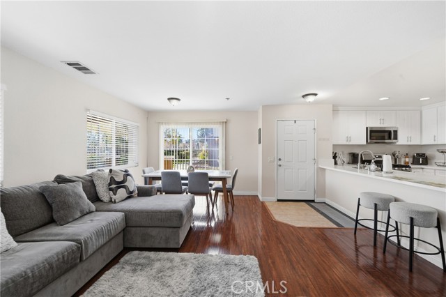 Detail Gallery Image 3 of 23 For 25796 Iris #C,  Moreno Valley,  CA 92551 - 3 Beds | 3 Baths