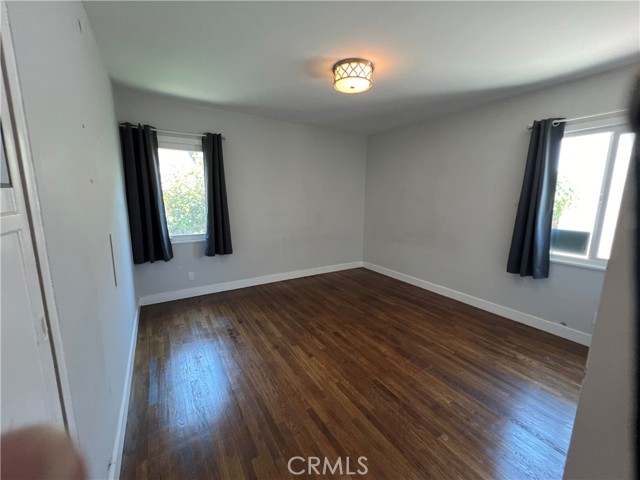 Detail Gallery Image 6 of 13 For 5713 Woodman, Valley Glen,  CA 91401 - 2 Beds | 1 Baths