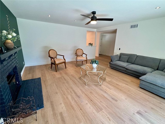 1502 W Hemlock Way, Santa Ana CA: https://media.crmls.org/medias/dfb649d6-a90c-4c90-b09f-43b56ceab582.jpg