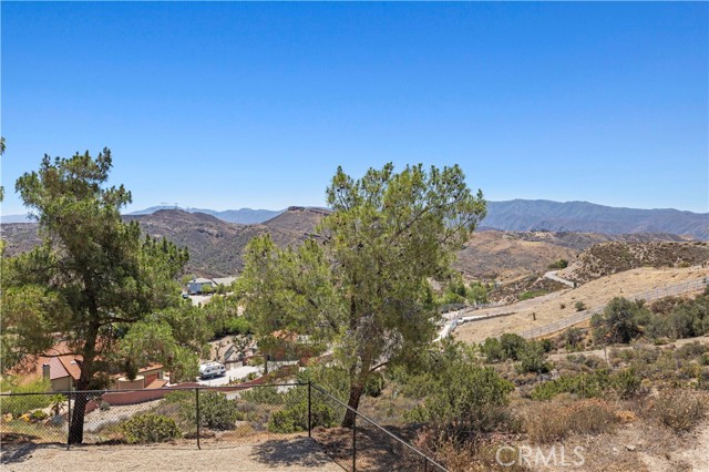 13620 Pales, Agua Dulce CA: https://media.crmls.org/medias/dfb72fa0-5edc-45d2-9fb9-4fadb820e53e.jpg