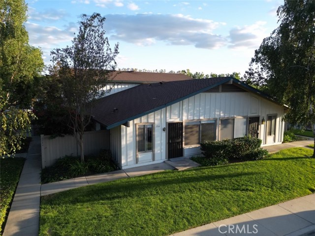 Detail Gallery Image 1 of 12 For 1744 Orinda Court, Thousand Oaks,  CA 91362 - 2 Beds | 1 Baths