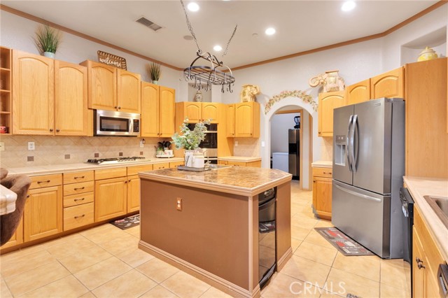 4575 Kreuer Road, Phelan CA: https://media.crmls.org/medias/dfb80124-b8bd-4a0d-9150-4eaaa5bdb3b0.jpg