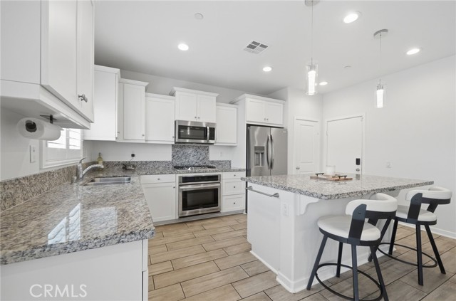 Detail Gallery Image 17 of 41 For 24318 Red Spruce, Murrieta,  CA 92562 - 3 Beds | 2/1 Baths