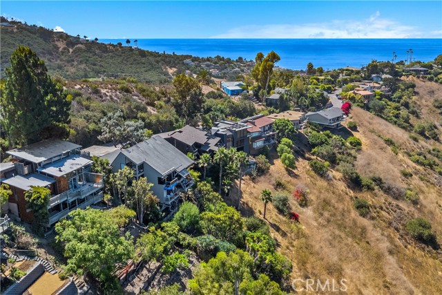 1505 Morningside Drive, Laguna Beach CA: https://media.crmls.org/medias/dfb8b720-4d1c-44e1-bcd5-3c33ebbcdf3e.jpg