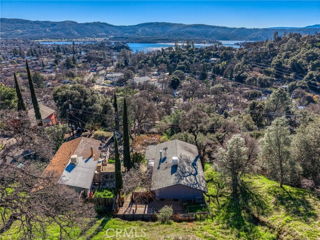 12410 Lakeview Drive, Clearlake Oaks CA: https://media.crmls.org/medias/dfba73f9-142f-4c7f-b4b7-98a387bccd55.jpg