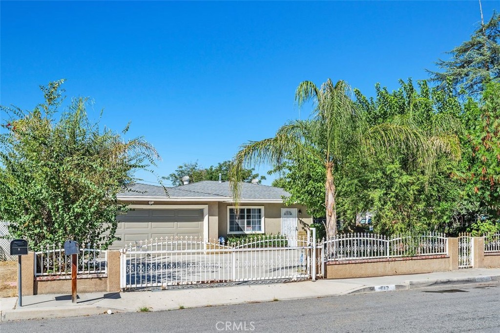 642 S Rosario Avenue