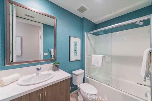 727 Beacon, Irvine CA: https://media.crmls.org/medias/dfbbe2b2-53ba-48f1-a894-eaad151872c9.jpg