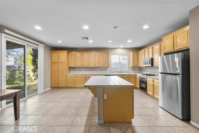 Detail Gallery Image 15 of 43 For 43891 42nd St, Lancaster,  CA 93536 - 3 Beds | 3 Baths