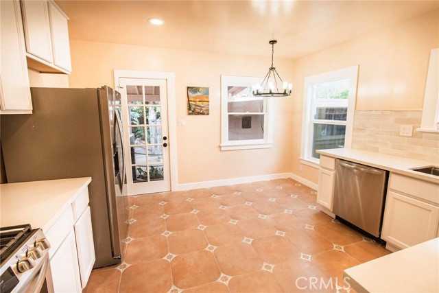 Detail Gallery Image 9 of 38 For 225 Barry, Ventura,  CA 93001 - 2 Beds | 1 Baths