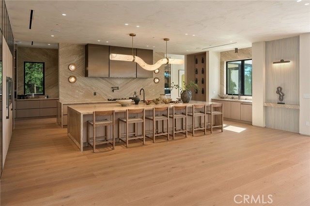 16093 Royal Oak Road photo 28