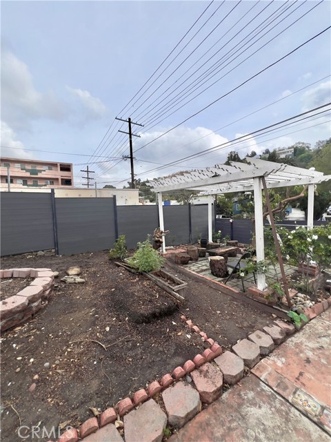 Detail Gallery Image 5 of 20 For 1915 Echo Park, Los Angeles,  CA 90026 - 2 Beds | 1 Baths