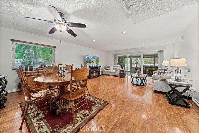 Detail Gallery Image 6 of 61 For 19439 Oak Crossing Rd, Newhall,  CA 91321 - 2 Beds | 2 Baths