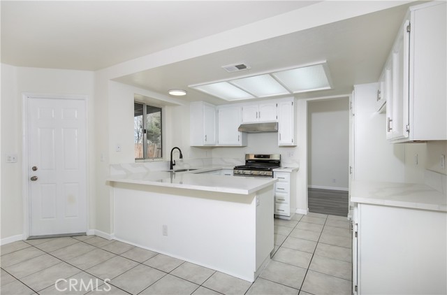 Detail Gallery Image 10 of 25 For 805 Jason Ct, Lancaster,  CA 93534 - 4 Beds | 3 Baths