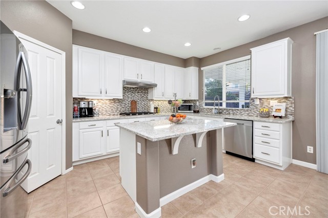 Detail Gallery Image 9 of 40 For 28777 Evening Passage, Menifee,  CA 92584 - 5 Beds | 3 Baths