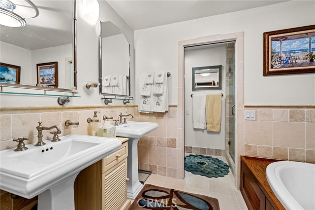 Detail Gallery Image 17 of 22 For 2506 Almaden Ct, Los Angeles,  CA 90077 - 3 Beds | 2/1 Baths