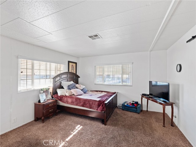 Detail Gallery Image 18 of 30 For 14000 El Evado Rd #1,  Victorville,  CA 92392 - 2 Beds | 2 Baths