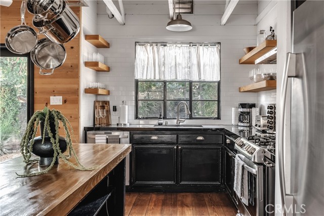 Detail Gallery Image 19 of 45 For 654 S Soto St, Los Angeles,  CA 90023 - 4 Beds | 4 Baths