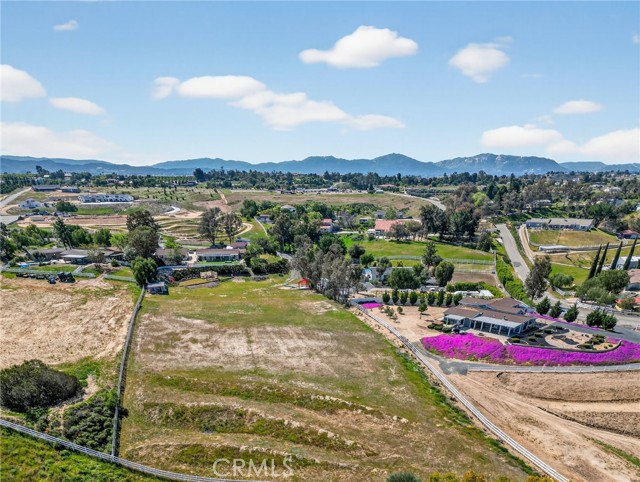 Detail Gallery Image 8 of 73 For 36020 Valencia Way, Temecula,  CA 92592 - 4 Beds | 3 Baths