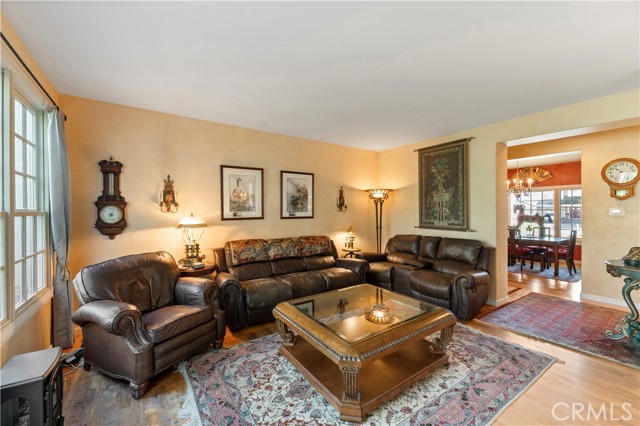 Detail Gallery Image 24 of 47 For 1811 Maiden Ln, Petaluma,  CA 94954 - 5 Beds | 3 Baths