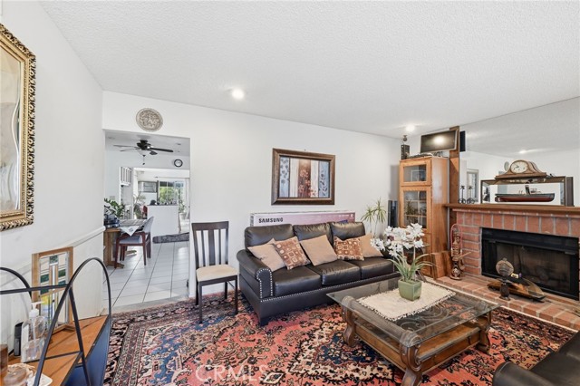 Detail Gallery Image 7 of 33 For 7857 Embry Point, San Diego,  CA 92126 - 5 Beds | 3 Baths