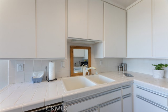 2999 E Ocean Blvd, Long Beach CA: https://media.crmls.org/medias/dfc45da2-fbc8-4be4-9f89-e27d5d40ca53.jpg