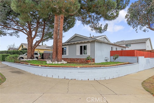 Detail Gallery Image 2 of 23 For 24276 Censor Ave, Harbor City,  CA 90710 - 3 Beds | 2 Baths