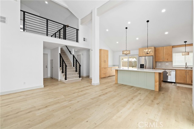 Detail Gallery Image 7 of 38 For 42502 5nd St, Quartz Hill,  CA 93536 - 5 Beds | 3 Baths