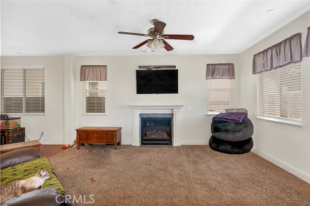 Detail Gallery Image 11 of 38 For 1024 Newcastle, Livingston,  CA 95344 - 5 Beds | 3/1 Baths