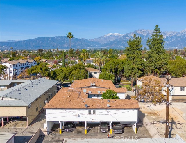 1425 W Stoneridge Court, Ontario CA: https://media.crmls.org/medias/dfc672fc-bb95-4868-ba55-c4341ed2ddc0.jpg