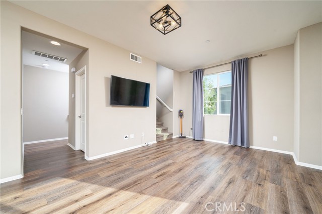 MLS #CV25265170 image #8