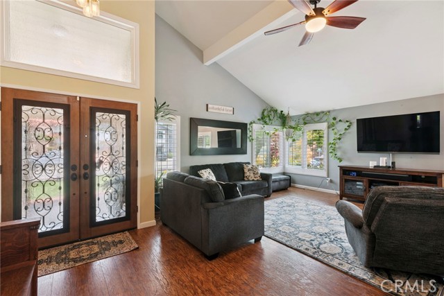 Detail Gallery Image 9 of 39 For 1355 Knoll Dr, Oceanside,  CA 92054 - 4 Beds | 3 Baths