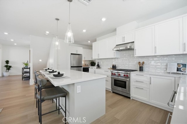 Detail Gallery Image 17 of 43 For 2392 Haley Point Drive #104,  Ventura,  CA 93003 - 3 Beds | 3/1 Baths