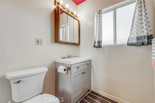 17415 Minnehaha Street, Granada Hills CA: https://media.crmls.org/medias/dfc7f3ff-6551-4e81-8dbb-7b6ec1ee6636.jpg