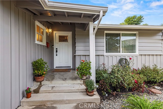 17955 Archwood Street, Reseda CA: https://media.crmls.org/medias/dfc841e8-1182-4fdb-bf76-25f44d61af34.jpg