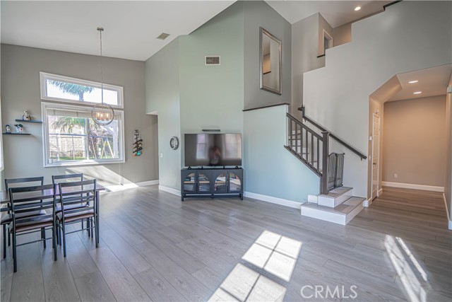 Detail Gallery Image 4 of 46 For 30401 Servilla, Castaic,  CA 91384 - 5 Beds | 3 Baths