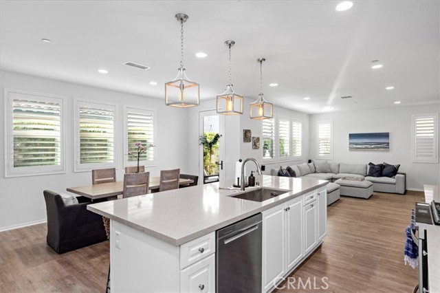 722 Gemstone Drive, San Marcos CA: https://media.crmls.org/medias/dfc956b6-9514-49e2-9806-98b2cc666df5.jpg