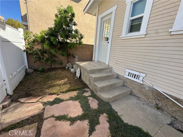 Detail Gallery Image 12 of 12 For 108 S Guadalupe #B,  Redondo Beach,  CA 90277 - 1 Beds | 1 Baths