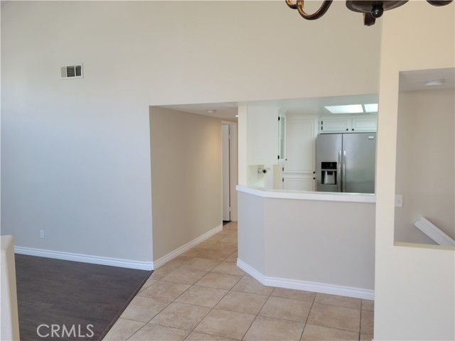 Detail Gallery Image 3 of 37 For 682 Azure Ln #1,  Corona,  CA 92879 - 3 Beds | 2 Baths