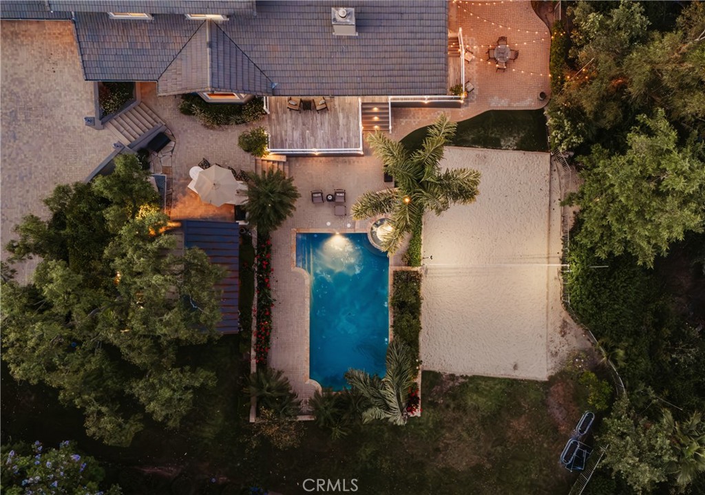https://media.crmls.org/medias/dfca7fb1-4126-457e-9a82-593df27de1b0.jpg?preset=X-Large