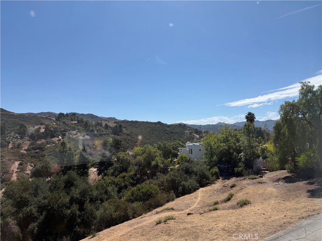 https://media.crmls.org/medias/dfca9516-b514-4aa6-9809-ddfe7ebbf49c.jpg?preset=X-Large