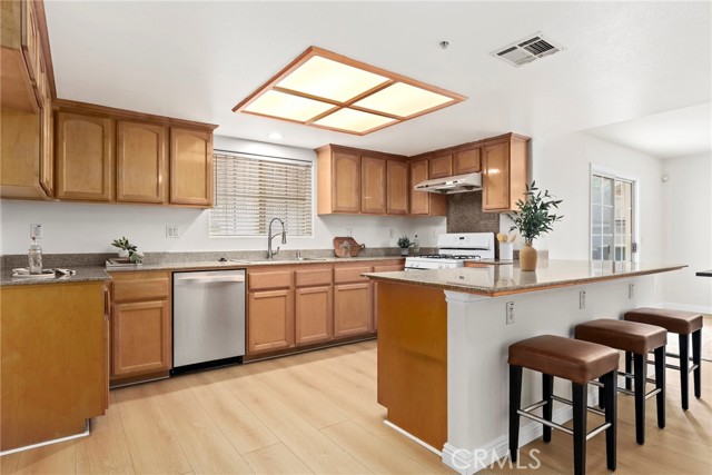 609 E Newmark Avenue, Monterey Park CA: https://media.crmls.org/medias/dfca95a4-6e13-486b-99b1-93cbf3d9350d.jpg